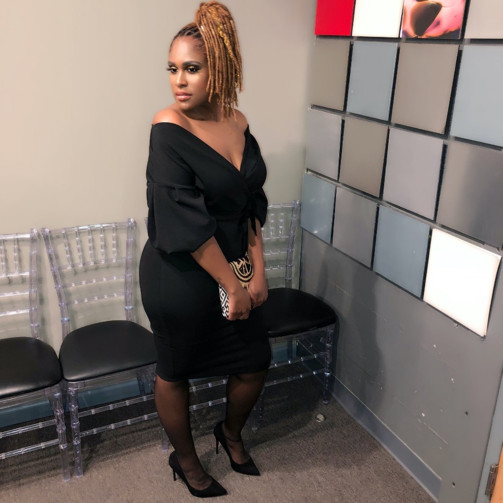 LBD Little Black Dress, Off the Shoulders